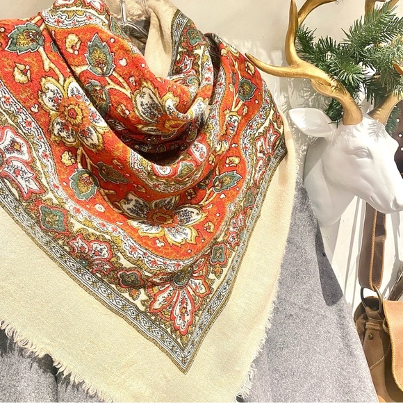 Wool blend vintage floral scarf/wrap w farmhouse folk country vibe - Picture 7 of 15